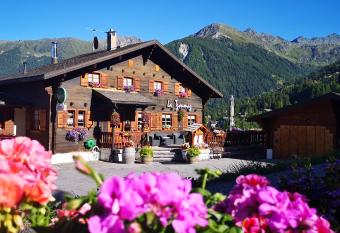 Auberge la Tzoumaz allows 18 year olds to book a room