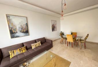 5 Star Apartment Near Airport has Balcony rooms