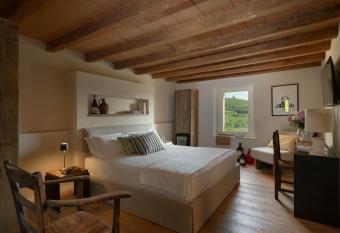 Corte Massimago allows 18 year olds to book a room