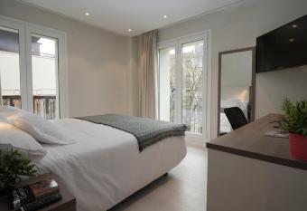 Hotel Ciudadela Pamplona allows 18 year olds to book a room