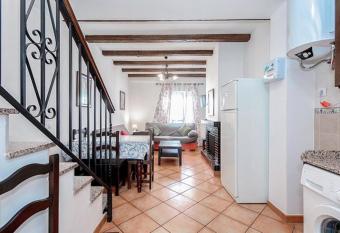 El Escondite de Myriam 2 has Balcony rooms