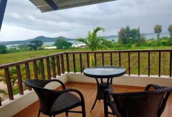 Soma Vineyard Resort -Nashik has Balcony rooms