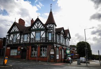 The Valley Rooms has Balcony rooms