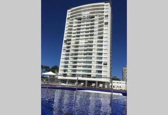 Apto de 2dorm y 3 ba  os. Con todos los servicios! has rooms with a private hot tub