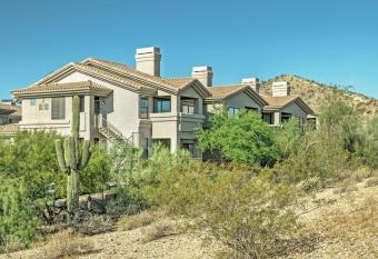 Raintree's Worldmark Phoenix South Mountain Preserve has rooms with a private hot tub