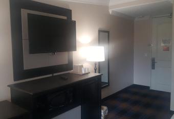 REGENCY INN & SUITES allows 18 year olds to book a room