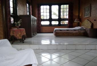 Puri Agung Inn has Balcony rooms