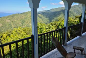 Peaceful House has Balcony rooms