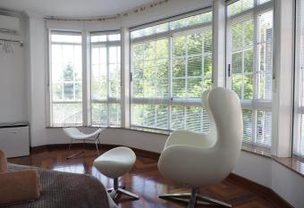 PR Una Estrella Dorada allows 18 year olds to book a room