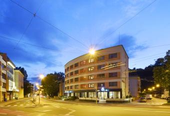 Am Neutor Hotel Salzburg Zentrum allows 18 year olds to book a room