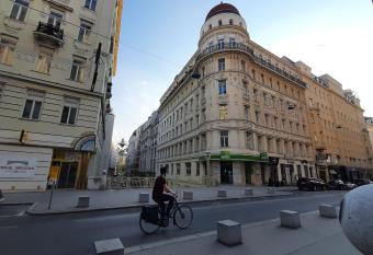 Pension Lerner allows 18 year olds to book a room