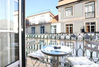 Olivier Apartments - Downtown Lisbon has Balcony rooms