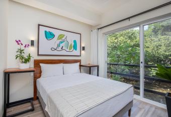 Joint Boutique Hotel Zona Romantica allows 18 year olds to book a room