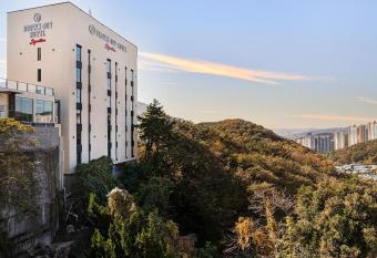 Brown Dot Hotel Signature allows 18 year olds to book a room