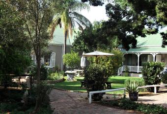 HouseMartin Lodge & Self Catering has Balcony rooms