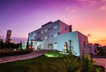 Pousada Bom Pastor allows 18 year olds to book a room