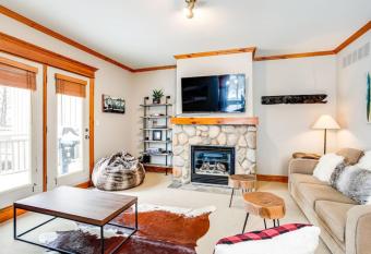 Blue Mountain 3 bedroom Dream Chalet 81590 has Balcony rooms