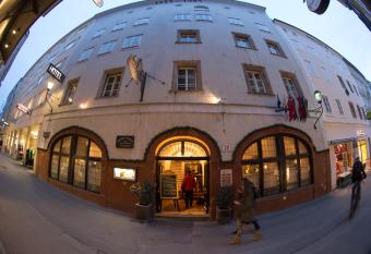 Altstadt Hotel Stadtkrug allows 18 year olds to book a room