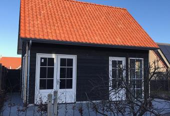 D n Wasschappelsen Engel Windkracht 11 allows 18 year olds to book a room