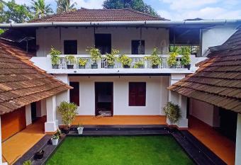 Kayyalas Courtyard has Balcony rooms