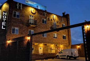 HOTEL 9 MANANTIALES EXPRESS has Balcony rooms