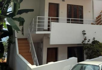 VARMA SEA VIEW VILLAS allows 18 year olds to book a room