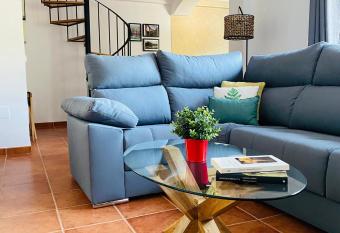 LA CRUZ DE LA ATALAYA allows 18 year olds to book a room