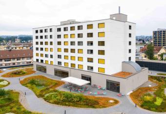 HOTEL illuster - Urban & Local allows 18 year olds to book a room