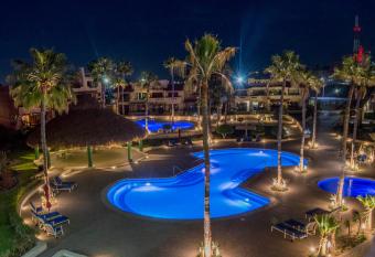 Marina Pinacate A-120 has rooms with a private hot tub
