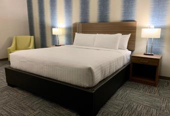 Meridian Inn & Suites Regina Airport allows 18 year olds to book a room