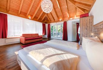 Landgasthof zum Dorfkrug has Balcony rooms