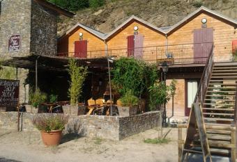 L Arbre    Pain has Balcony rooms