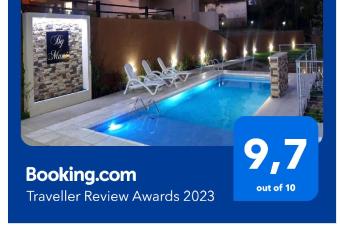 By Muni Apartamentos Premium has Balcony rooms