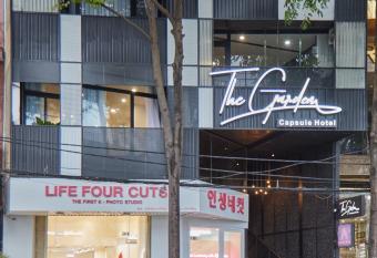 The Garden Capsule Hotel has Balcony rooms