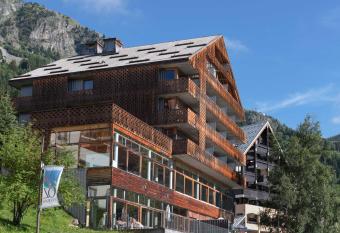 Timberlodge allows 18 year olds to book a room