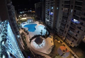 Confortable apartamento en conjunto Puerto Azul Club House allows 18 year olds to book a room