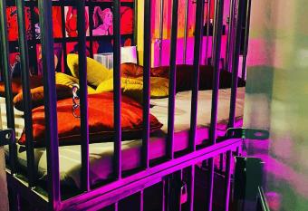 Secret Room votre chambre coquine et insolite en espace privatif a Tournai has Balcony rooms