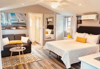 King & Queen Suite #8 allows 18 year olds to book a room