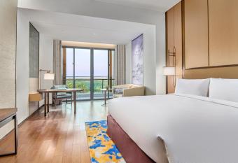 Hilton Shanghai Fengxian has Smoking/Balcony rooms