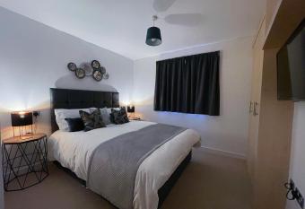 Station Side Penthouse has Balcony rooms