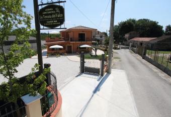 Azienda Agrituristica La Tenuta del Falco has Balcony rooms