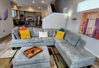 Excellent Galleria Experience HPLE has rooms with a private hot tub