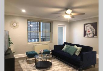Center Downtown! King Bed! Private Balcony! 8I has Balcony rooms