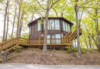 Unit 22 - Treetop 2 Bedroom Villa has Balcony rooms