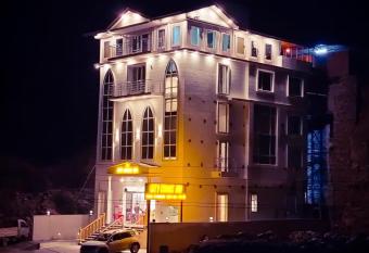 City Choice Inn has Smoking/Balcony rooms