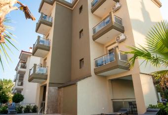 OLIVE 101 has Balcony rooms