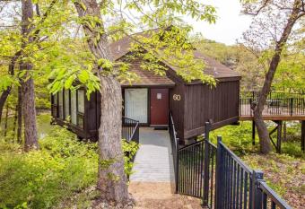 Unit 60 - Treeloft 3 Bedroom Villa has Balcony rooms