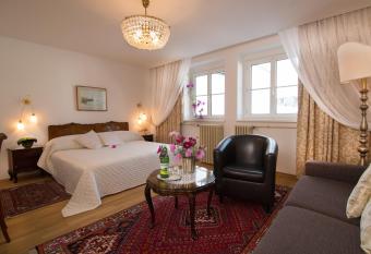 Austria Classic Hotel Wolfinger - Hauptplatz allows 18 year olds to book a room