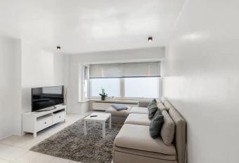 Sunny Apartment 500m from the beach Oostend allows 18 year olds to book a room