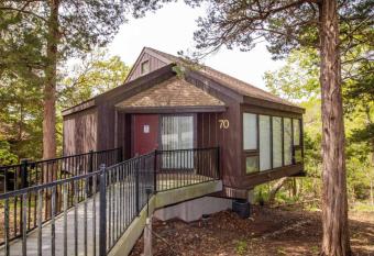 UNIT 70 - Treeloft 3 Bedroom Villa has Balcony rooms